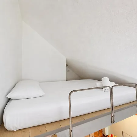Hostdomus - Larici Appartement